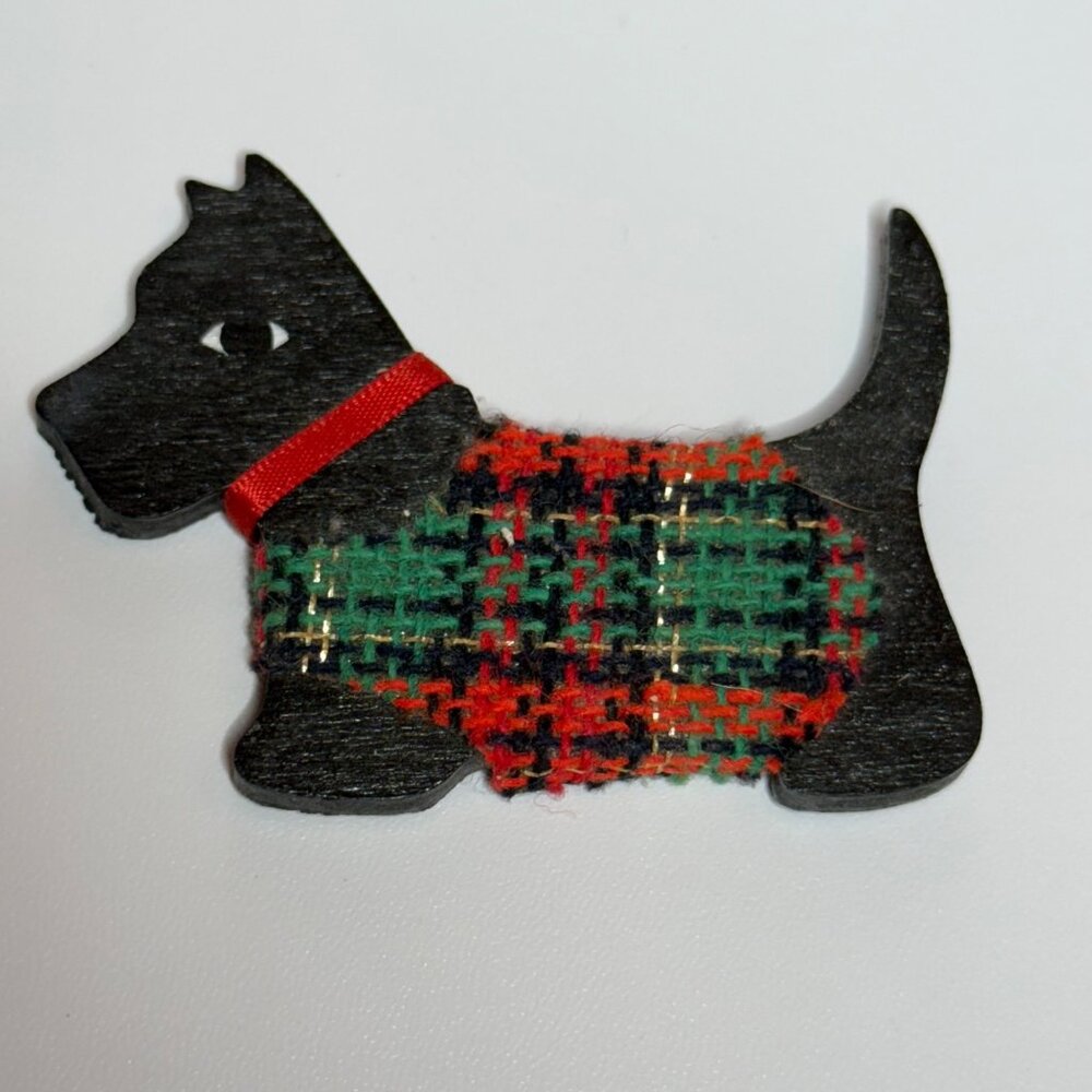 Handmade Wood Scottish Terrier Magnet Black w/Tartan Sweater Vintage